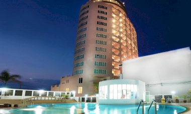 ไปพักผ่อนหย่อนใจที่ ตลาดราตรี พักที่ไหน  ในปี 2025