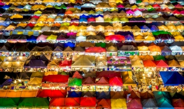 ค้างคืนแถว ตลาดนัดรถไฟ รัชดา เลือกจองที่ไหนดี  ในปี 2025