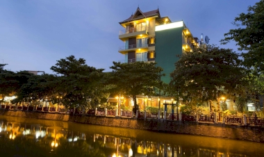 ไปพักผ่อนหย่อนใจที่ บ้านพานถม พักที่ไหน  ในปี 2025