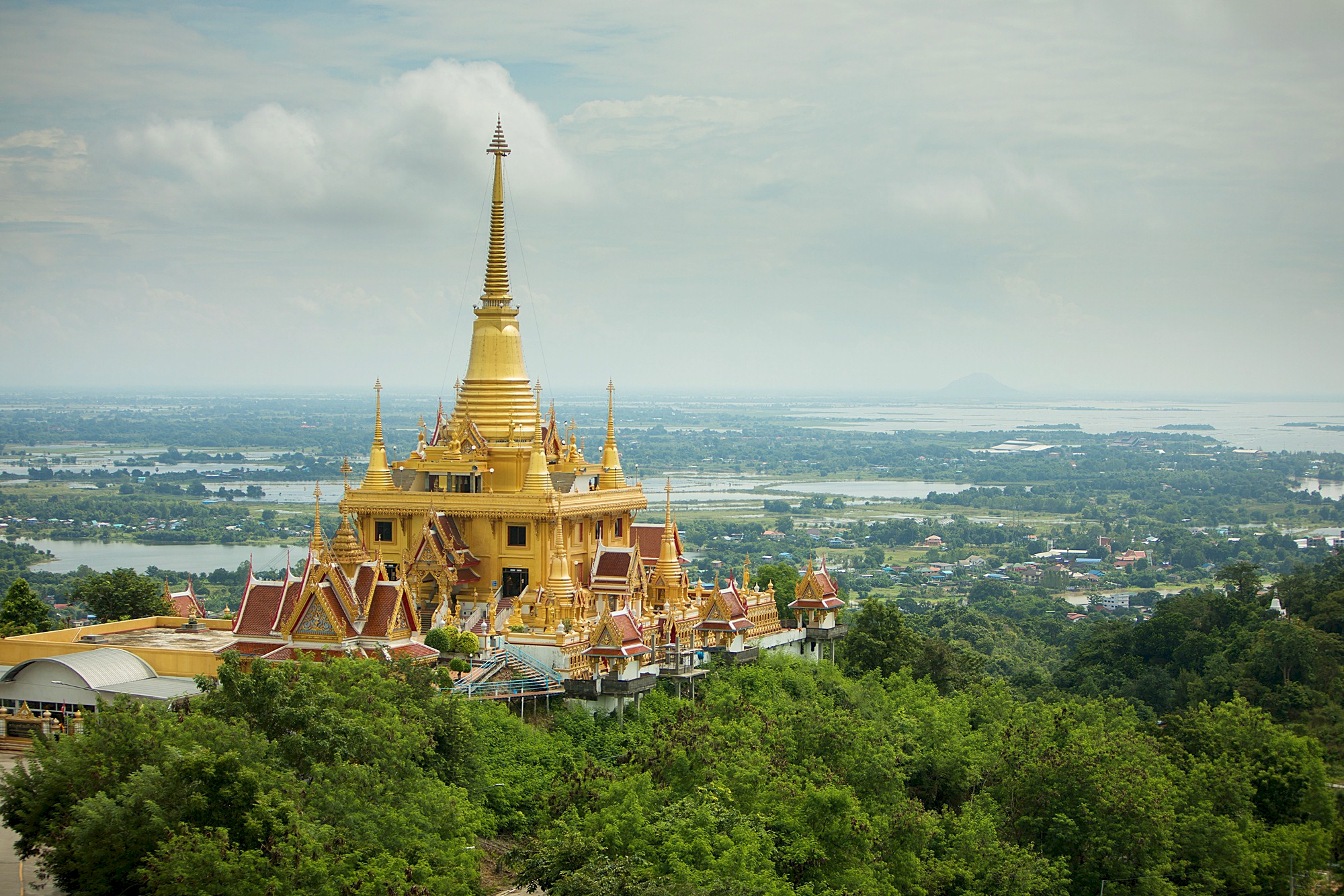 ท่องเที่ยวที่ วัดคีรีวงศ์ เลือกที่พักที่ไหนดี